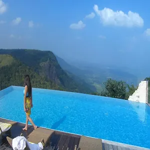 Hotel Hills & Hues, Kumily
